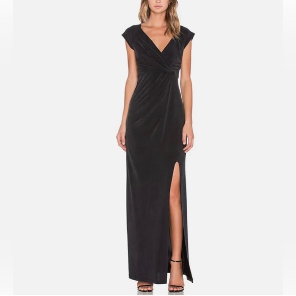 The Jetset Diaries Dresses & Skirts - The Jetset Diaries Novella Black Maxi Dress.
Size S